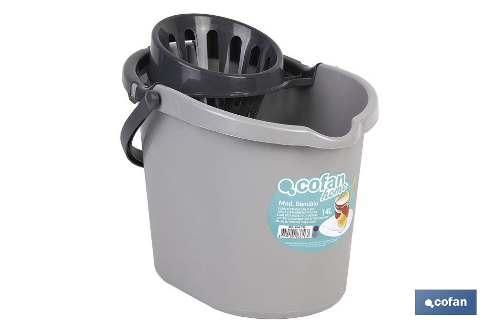 Cubo de basura estrecho con escobilla para baños, 14L por 9,74€ antes  31,25€.