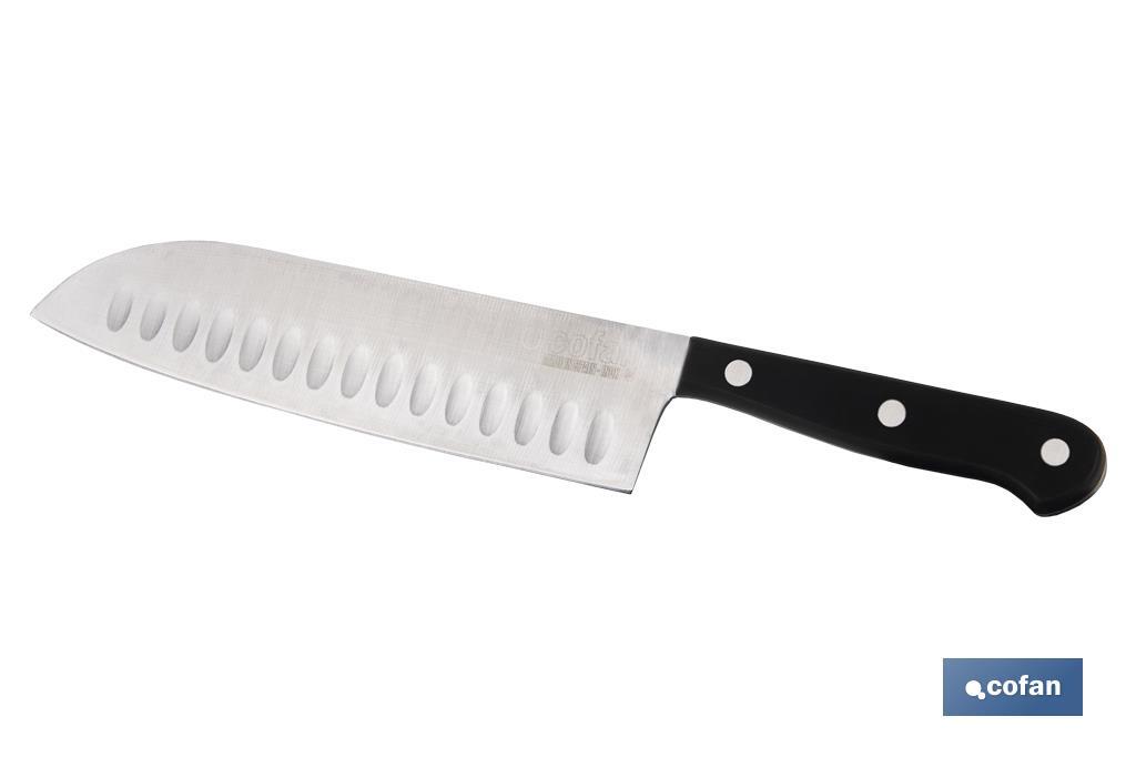 Cuchillo Santoku | Modelo Saffron | Medida de 17,5 cm | Hoja de Acero Inox. | Mango de Polioximetileno | Color Negro